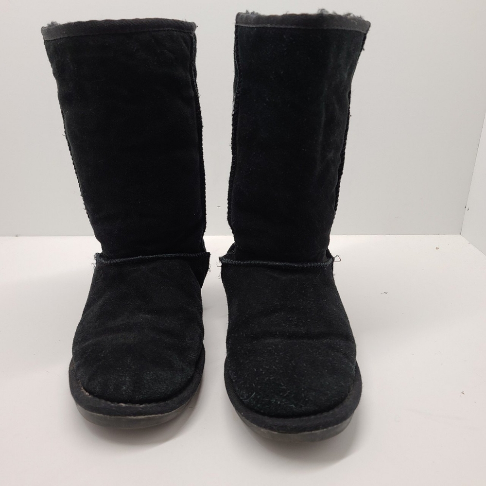 Ugg Classic Black women's size 10.
